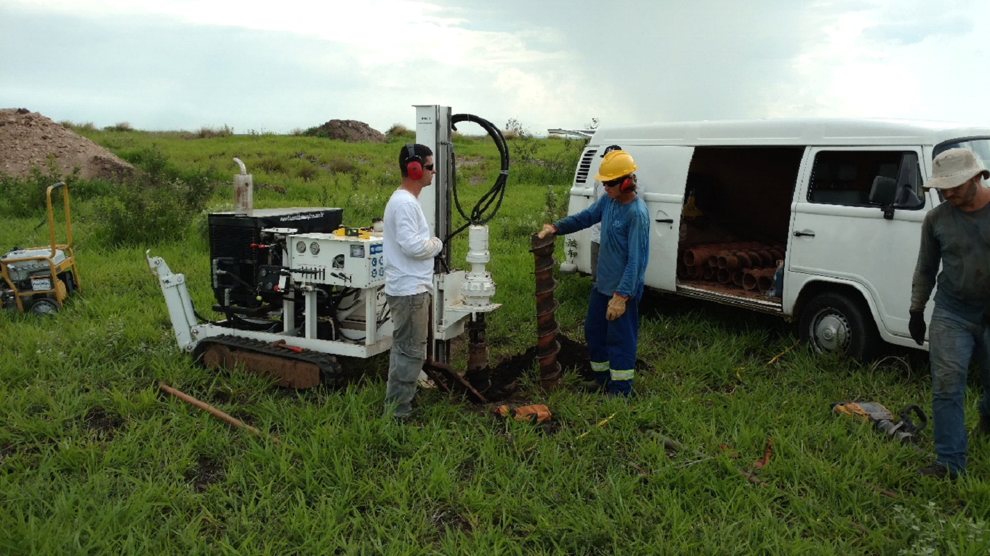 INVESTIGAÇÃO AMBIENTAL: IDENTIFICANDO E GERENCIANDO IMPACTOS NO SOLO E NA ÁGUA INVESTIGAÇÃO AMBIENTAL: IDENTIFICANDO E GERENCIANDO IMPACTOS NO SOLO E NA ÁGUA
